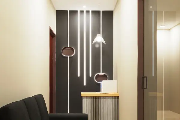 Cut & Color Salon interiors by g cube studios