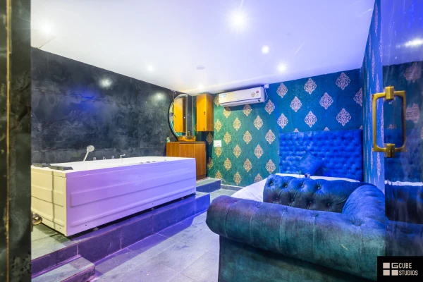 Cut & Color Salon interiors by g cube studios