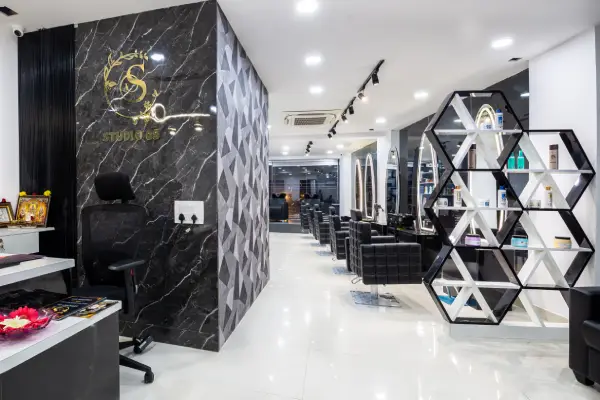 studio 05 Salon interiors by g cube studios